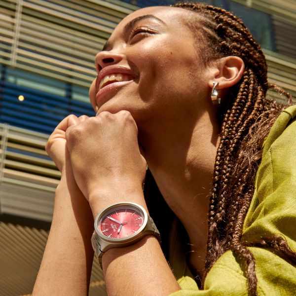 Swatch SCARLET SHIMMER SB07S104G Unisex horloge Swatch SCARLET SHIMMER SB07S104G Unisex horloge