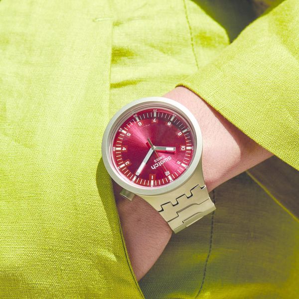 Swatch SCARLET SHIMMER SB07S104G Unisex horloge Swatch SCARLET SHIMMER SB07S104G Unisex horloge