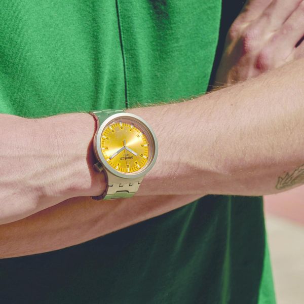 Swatch AMBER SHEEN SB07S103G Unisex horloge Swatch AMBER SHEEN SB07S103G Unisex horloge