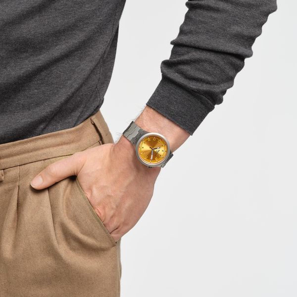 Swatch AMBER SHEEN SB07S103G Unisex horloge Swatch AMBER SHEEN SB07S103G Unisex horloge
