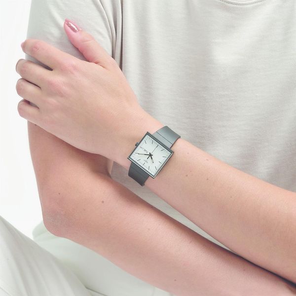 Swatch WHAT IF…BLACK SO34B700 Orologio unisex Miglior design Swatch WHAT IF…BLACK SO34B700 Orologio unisex Miglior design