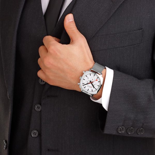 Mondaine Cushion MSL.41410.LBV.SET Cronógrafo para hombres Con pulsera adicional Mondaine Cushion MSL.41410.LBV.SET Cronógrafo para hombres Con pulsera adicional