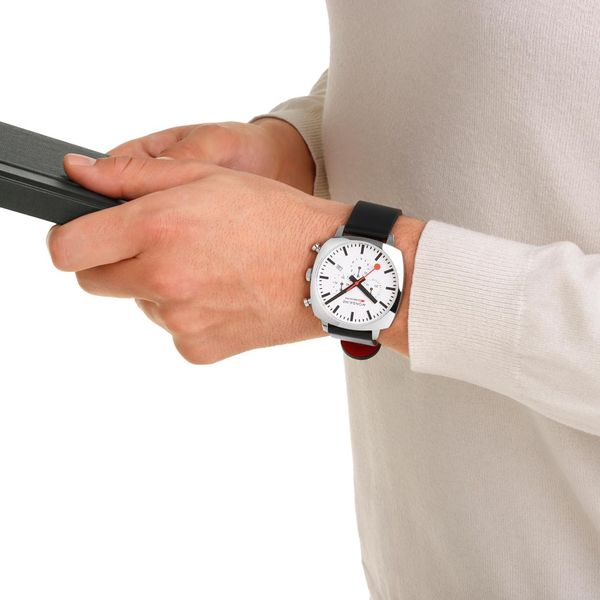 Mondaine Cushion MSL.41410.LBV.SET Cronógrafo para hombres Con pulsera adicional Mondaine Cushion MSL.41410.LBV.SET Cronógrafo para hombres Con pulsera adicional
