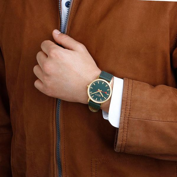 Mondaine Classic A660.30360.60SBS Orologio da polso uomo