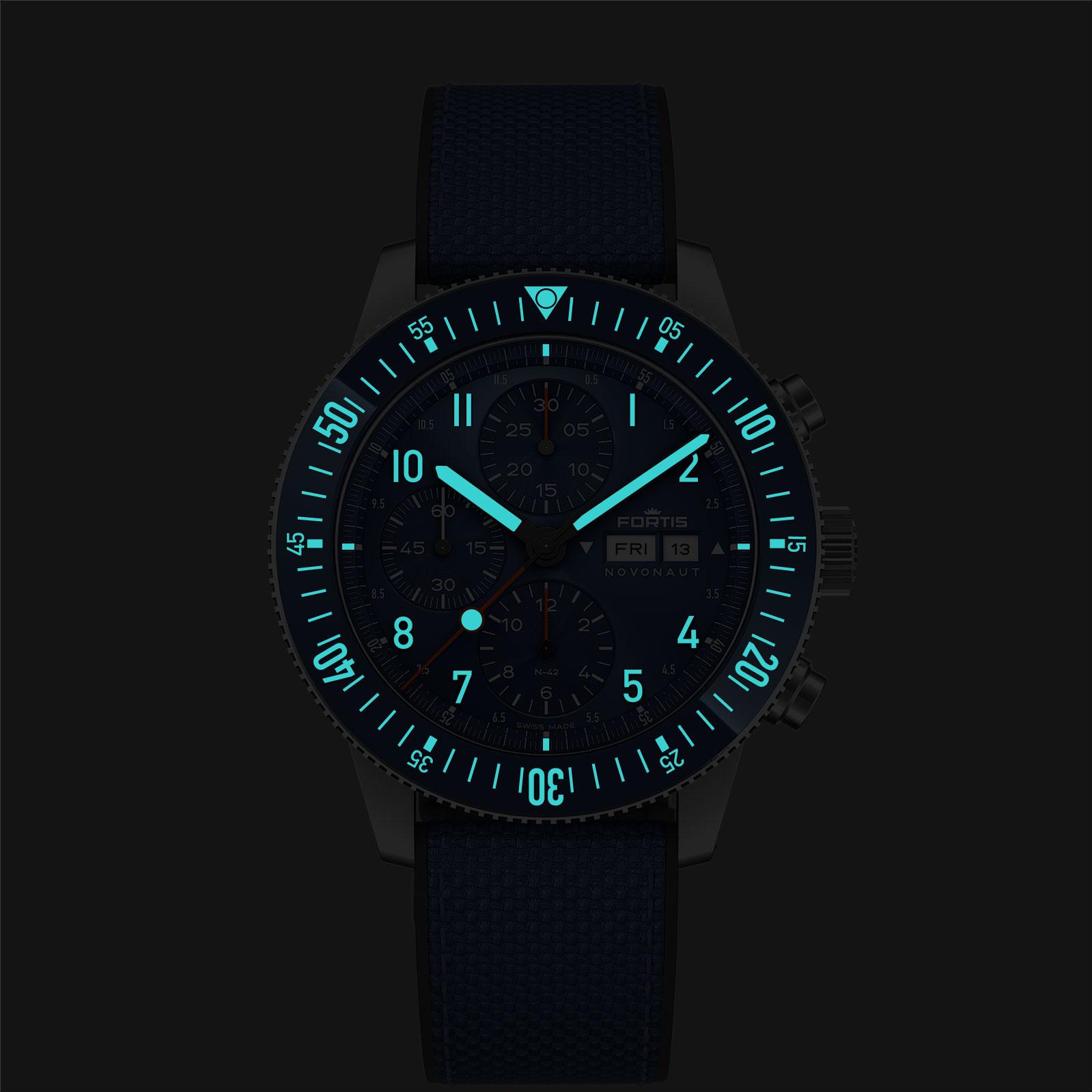 Fortis NOVONAUT N-42 Cobalt Blue F2040013 Herrenchronograph