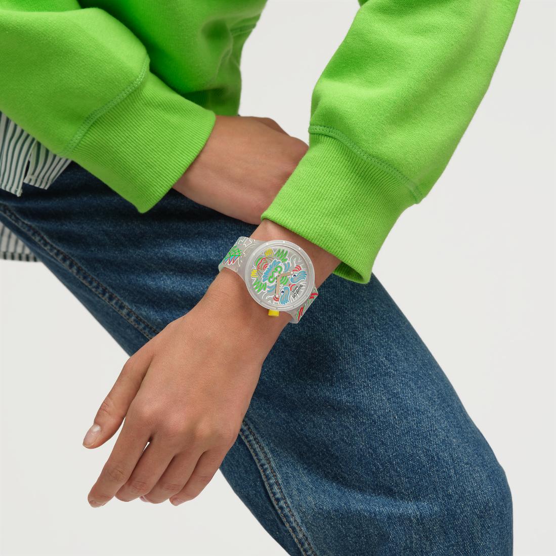 Swatch YEAR OF THE DRAGON: DRAGON IN CLOUD SB05Z102 Reloj unisex Momento Estelar de Diseño