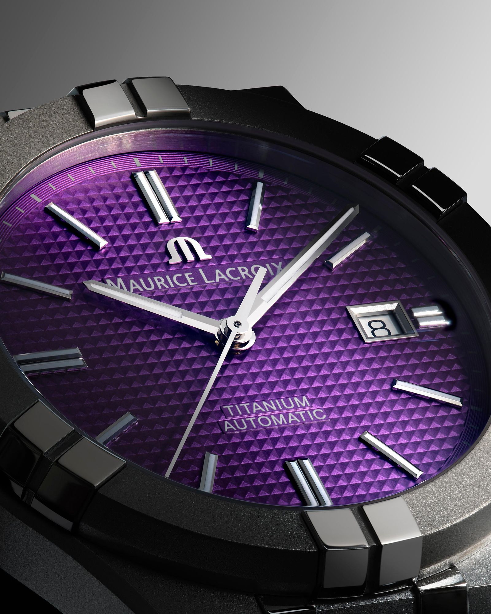 Maurice Lacroix Aikon Automatic Titanium AI6008-TT032-430-1 Reloj automático