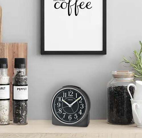 Seiko Clocks QHE198K Montre de table Avec alarme Seiko Clocks QHE198K Montre de table Avec alarme