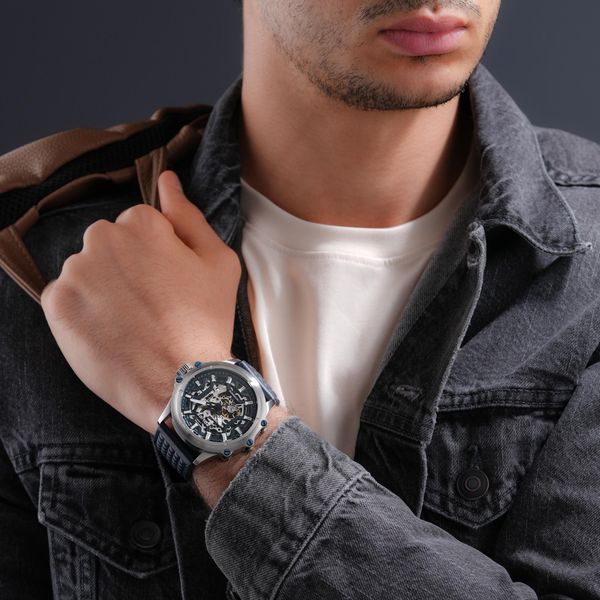 Police LUANG PEWGE1601803 Montre Automatique pour hommes Police LUANG PEWGE1601803 Montre Automatique pour hommes