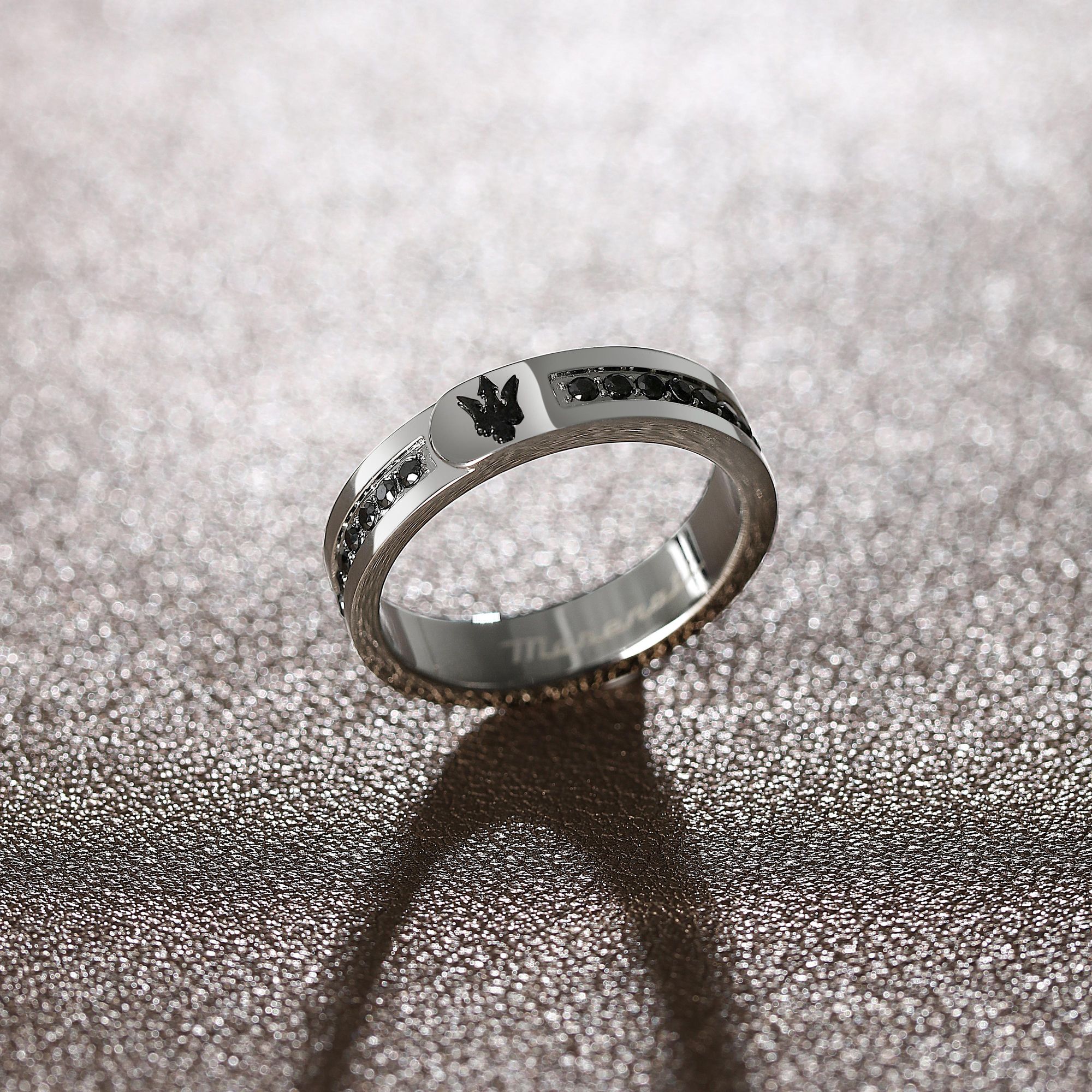 MASERATI ICONIC JM423AVD300 Anello uomo MASERATI ICONIC JM423AVD300 Anello uomo