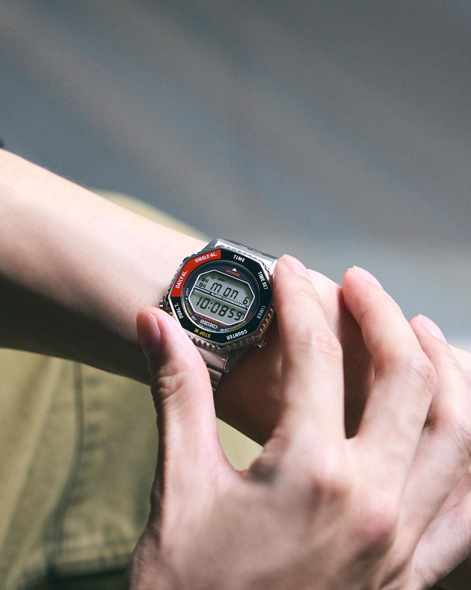 Seiko Digital Alarm Chronograph SMGG19P1 Montre digitale pour hommes Avec alarme