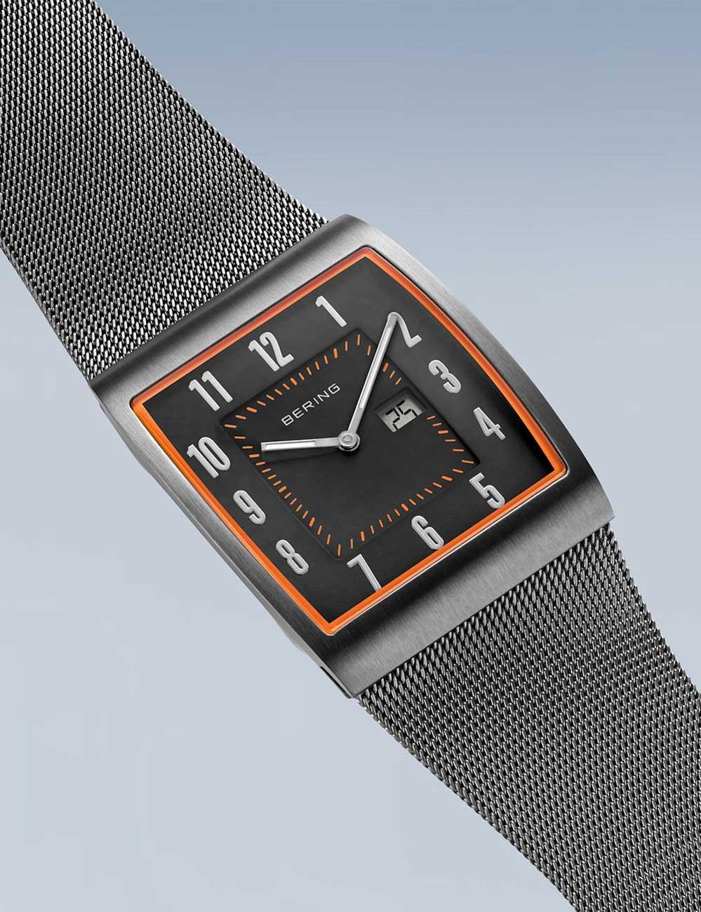 Bering Radio controlled 52033-379 Reloj de Pulsera para hombres