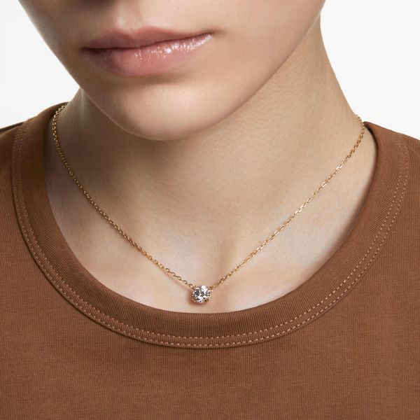 Swarovski Stilla Anhänger 5636703 Chaîne de cou pour femmes Swarovski Stilla Anhänger 5636703 Chaîne de cou pour femmes
