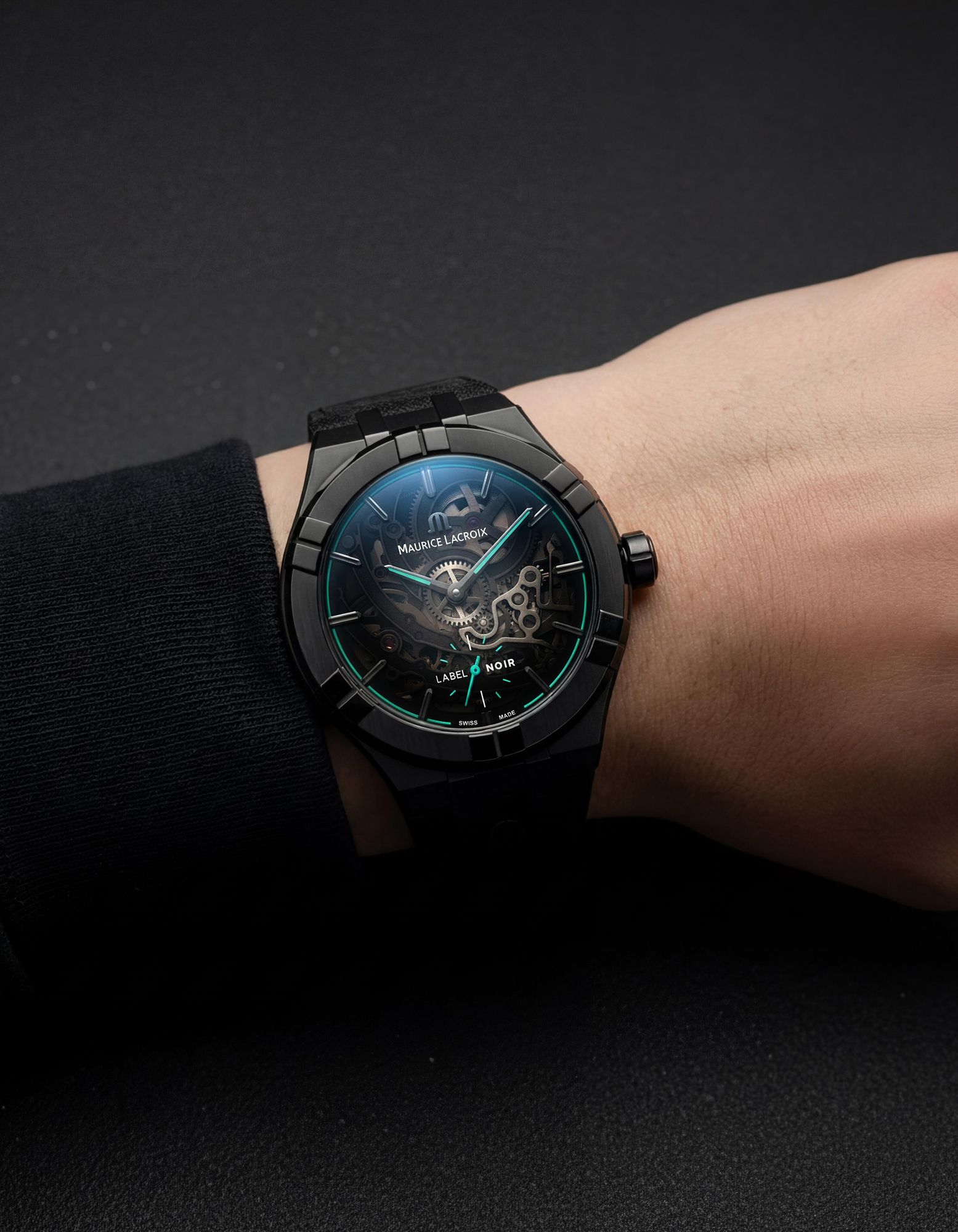 Maurice Lacroix AIKON AUTOMATIC LABEL NOIR (x/100) AI6028-DLB0B-030-H Automatisch horloge voor heren Maurice Lacroix AIKON AUTOMATIC LABEL NOIR (x/100) AI6028-DLB0B-030-H Automatisch horloge voor heren