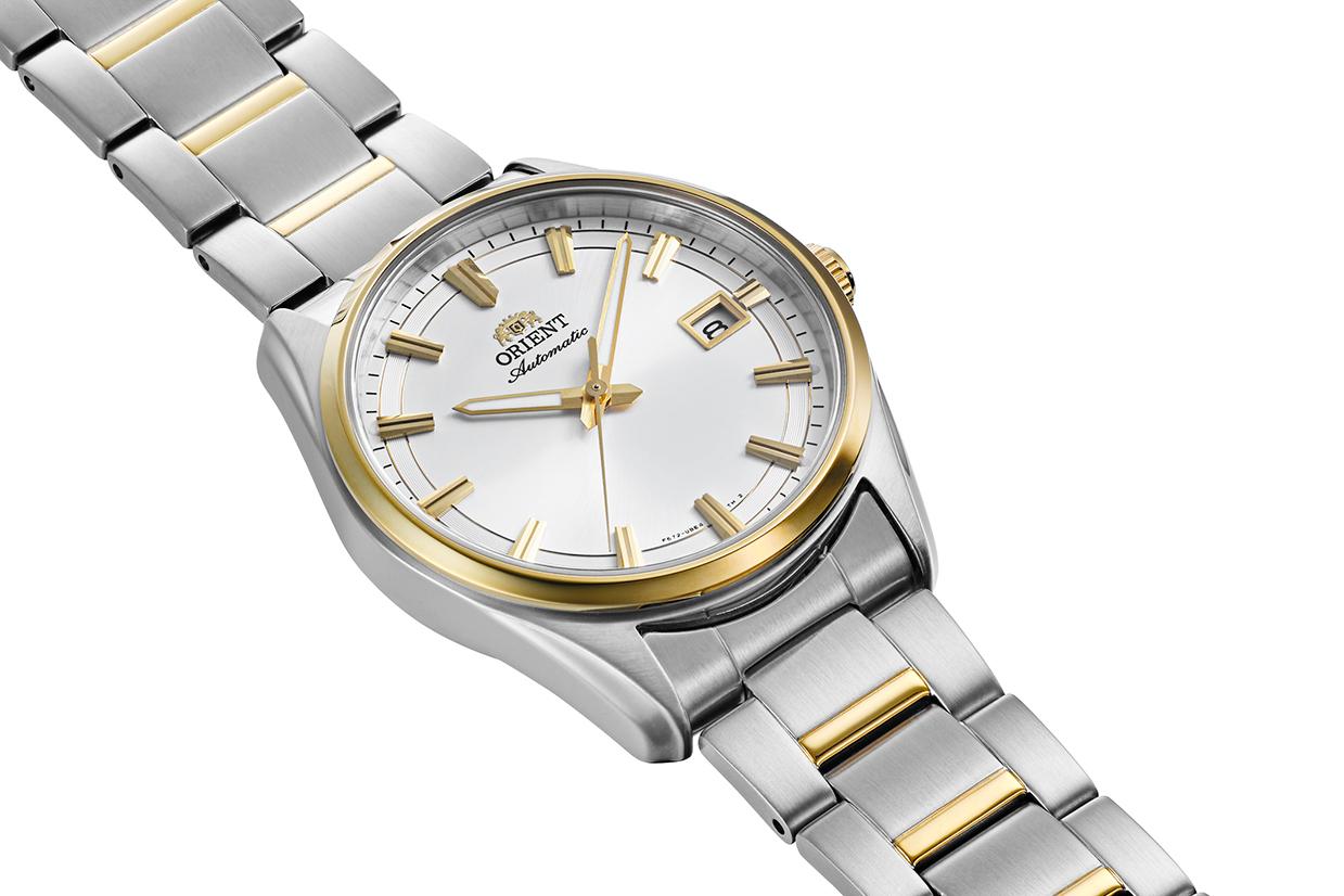 Orient Stretto Date RA-AC0R01S30B Montre-Bracelet pour hommes Orient Stretto Date RA-AC0R01S30B Montre-Bracelet pour hommes