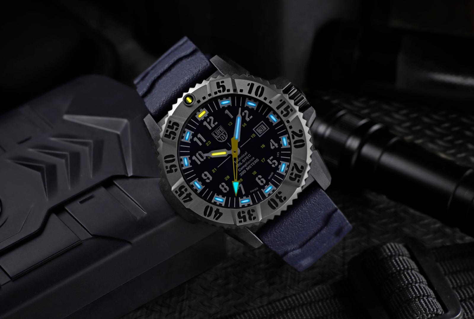 Luminox MIL-SPEC 3350 XL.3355.SET Heren armbandhorloge
