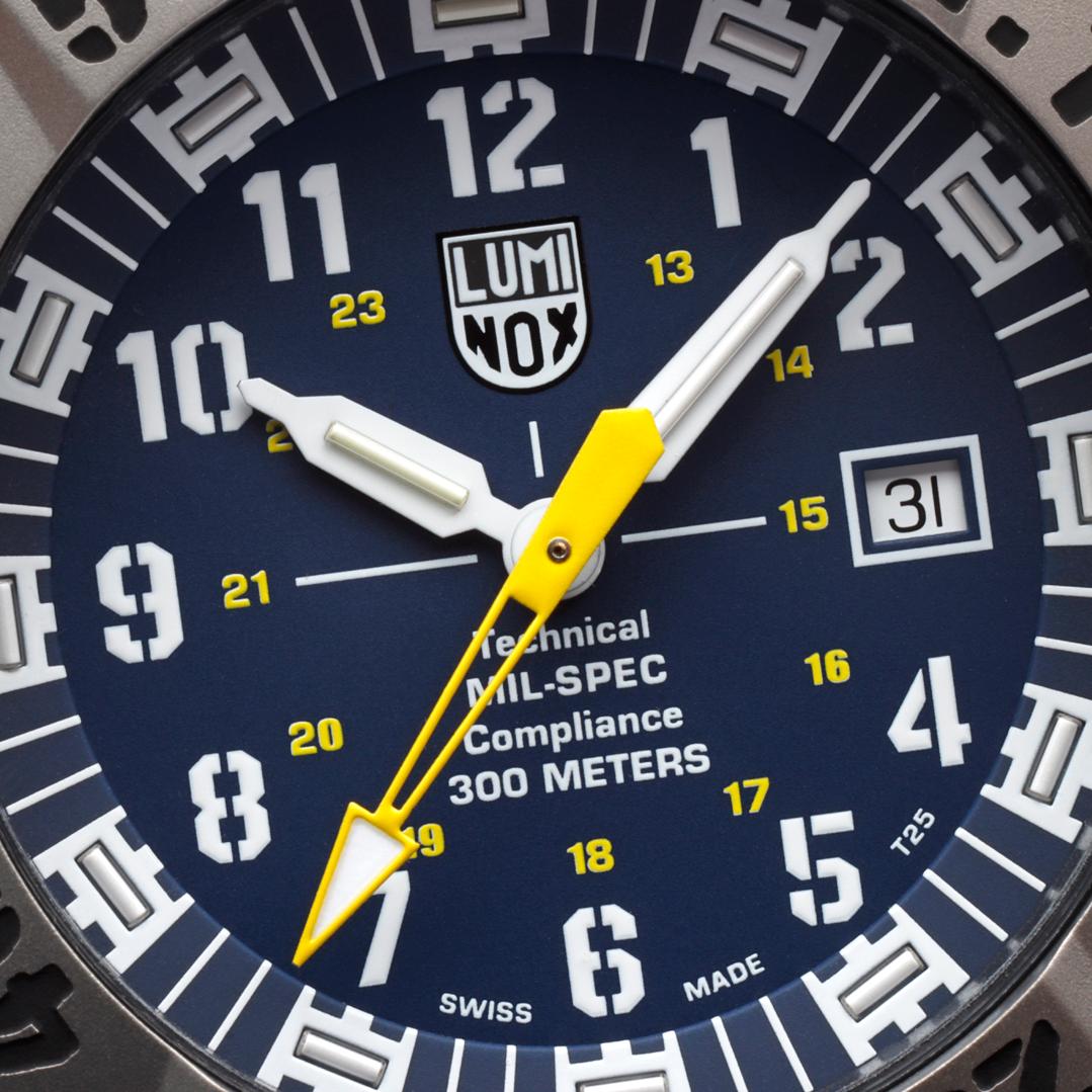 Luminox MIL-SPEC 3350 XL.3355.SET Heren armbandhorloge