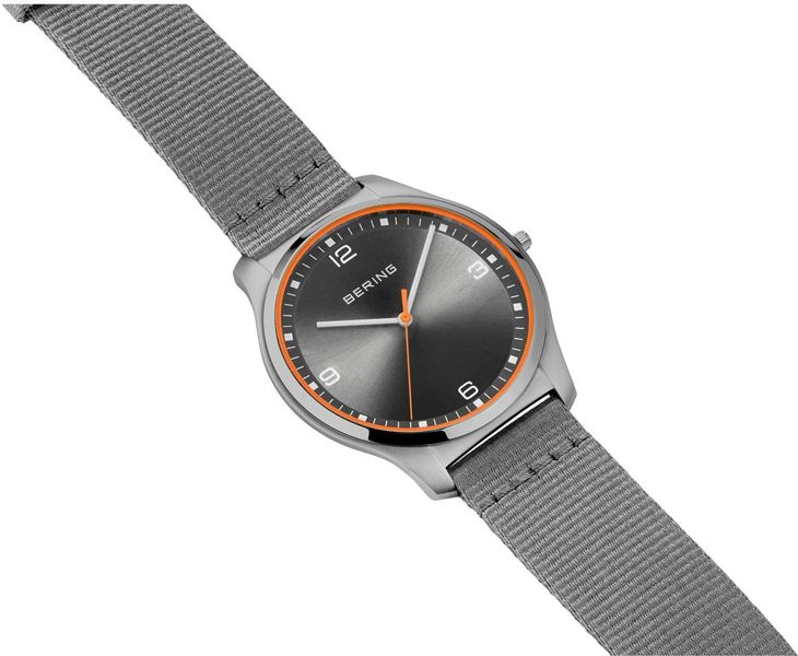 Bering Ultra Slim 18342-577 Reloj de Pulsera para hombres